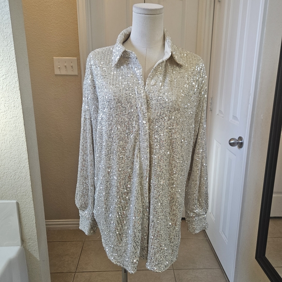 Main Strip Gold Sequin Oversized Button Up Shirt Size Small - Picture 3 of 8